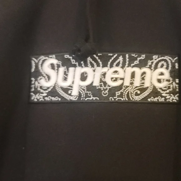 Supreme hoodie - Picture 2 of 4